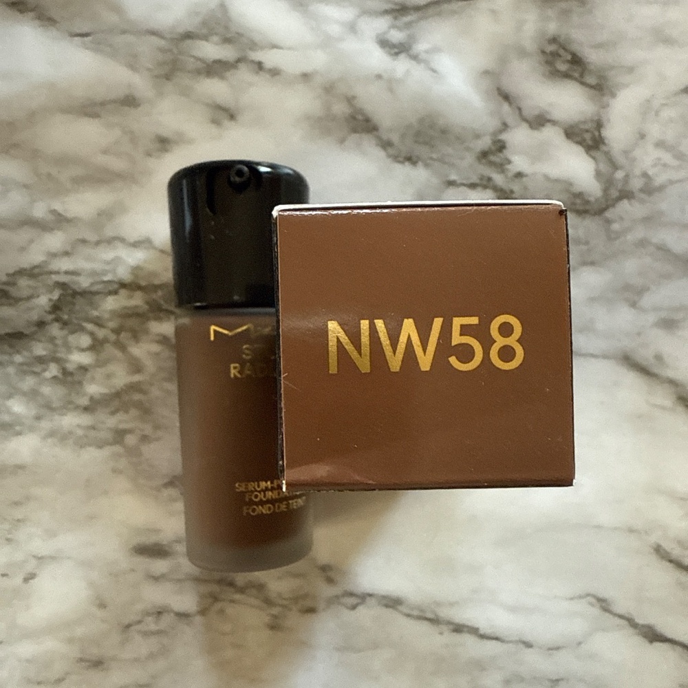 MAC COSMETICS STUDIO RADIANCE FOUNDATION NW58 - Picture 2 of 4